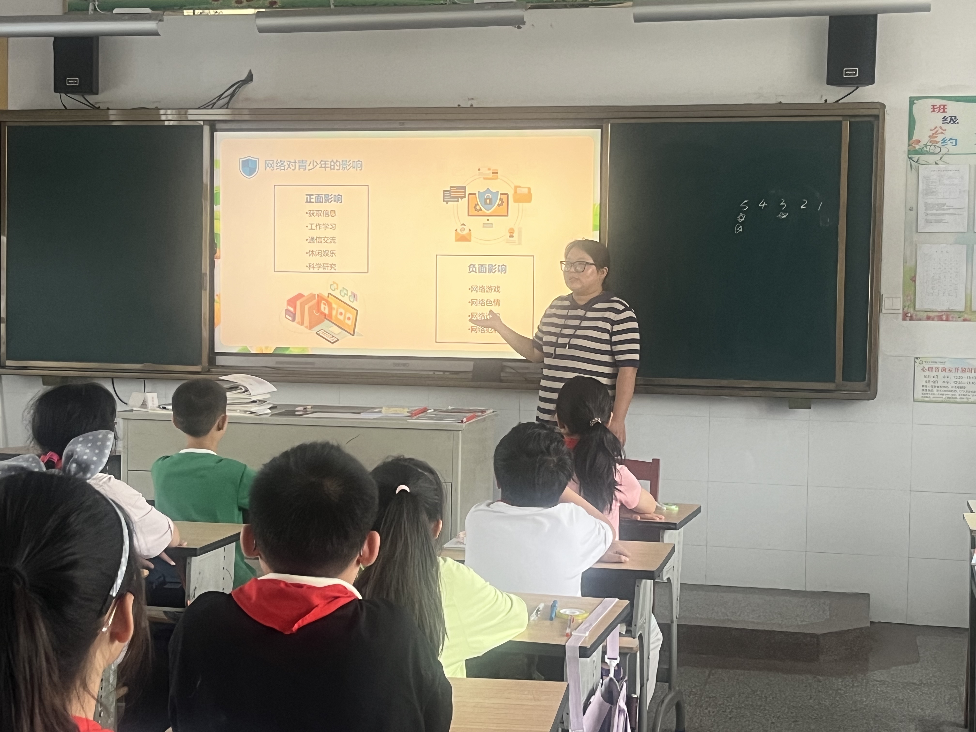 50d6fb102b094170b100f822c9a8bf83.jpg 50d6fb102b094170b100f822c9a8bf83.jpg